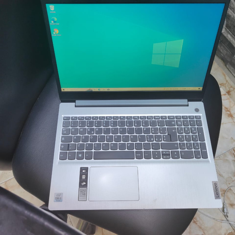 Lenovo Idea i5 10em 8ram 256ssd