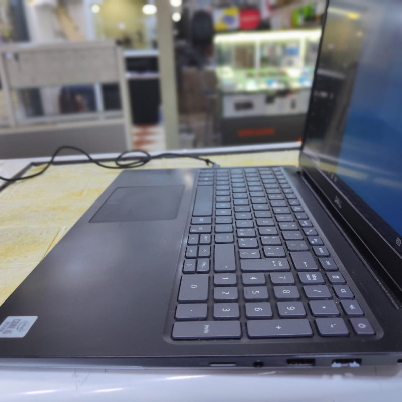 Dell vostro i5 10 em génération, 8g ram ddr4 , 256 SSD