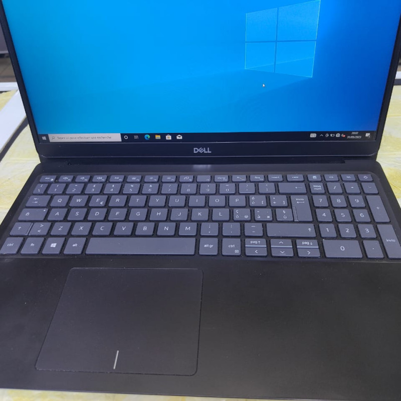 Dell vostro i5 10 em génération, 8g ram ddr4 , 256 SSD