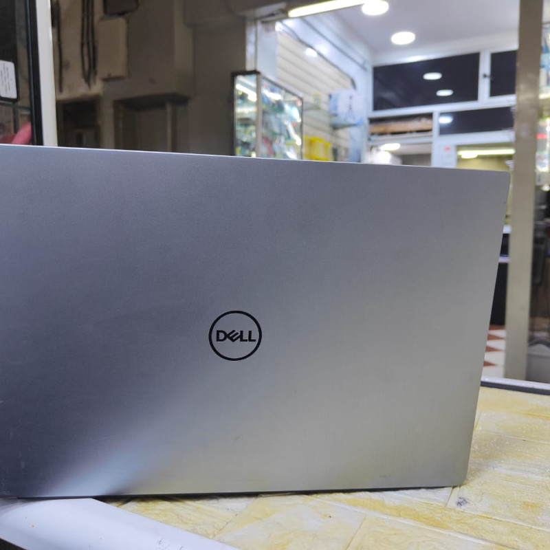 Dell vostro i5 10 em génération, 8g ram ddr4 , 256 SSD